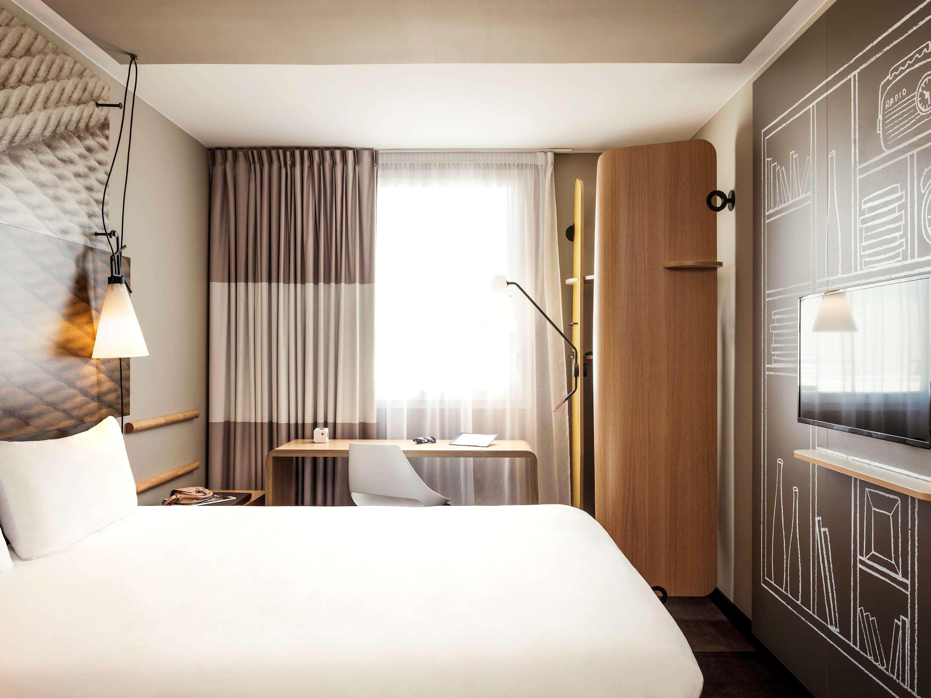 Hotel Ibis Saint Quentin En Yvelines - Velodrome Montigny-le-Bretonneux Exterior foto