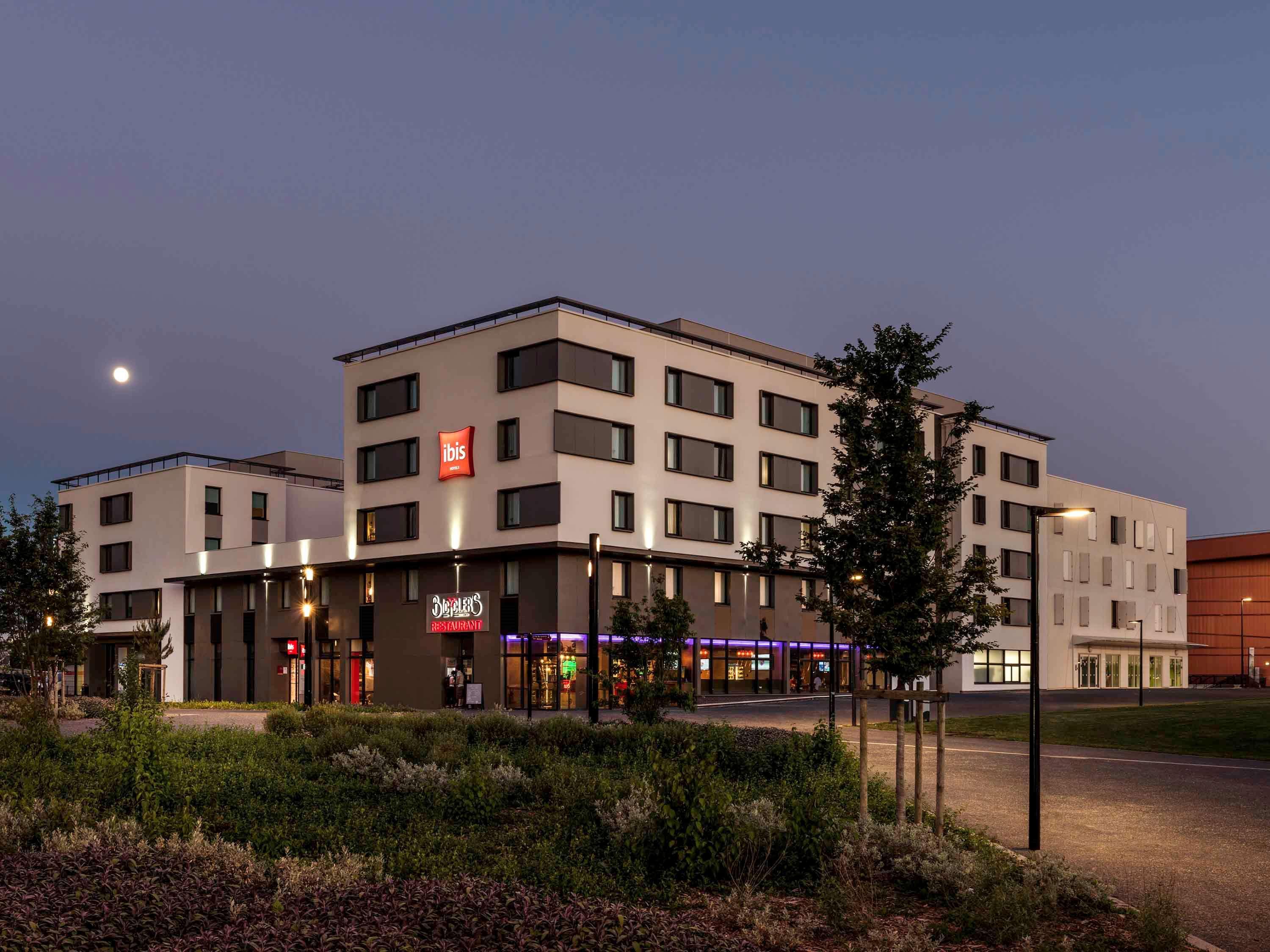 Hotel Ibis Saint Quentin En Yvelines - Velodrome Montigny-le-Bretonneux Exterior foto