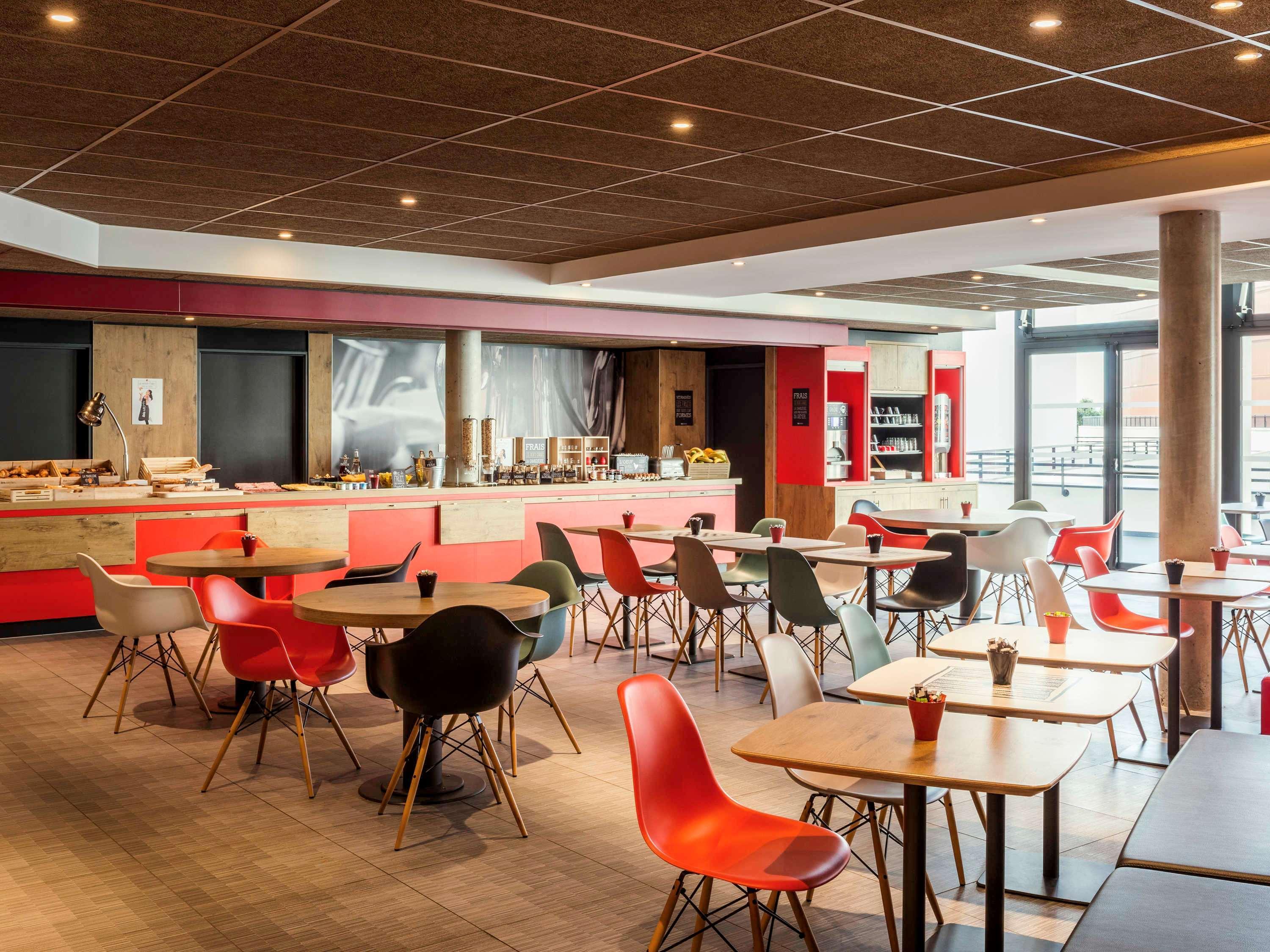 Hotel Ibis Saint Quentin En Yvelines - Velodrome Montigny-le-Bretonneux Exterior foto