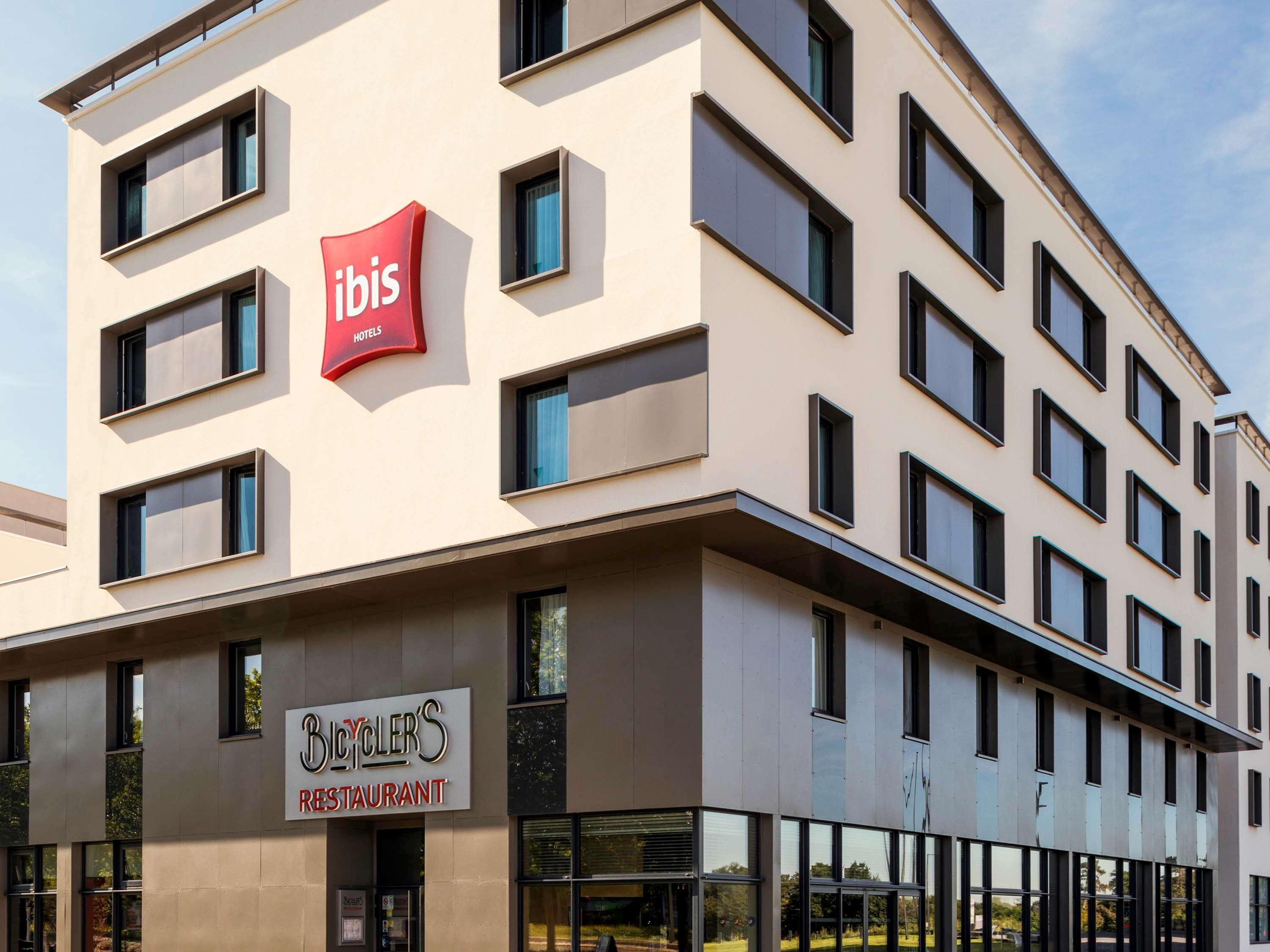 Hotel Ibis Saint Quentin En Yvelines - Velodrome Montigny-le-Bretonneux Exterior foto