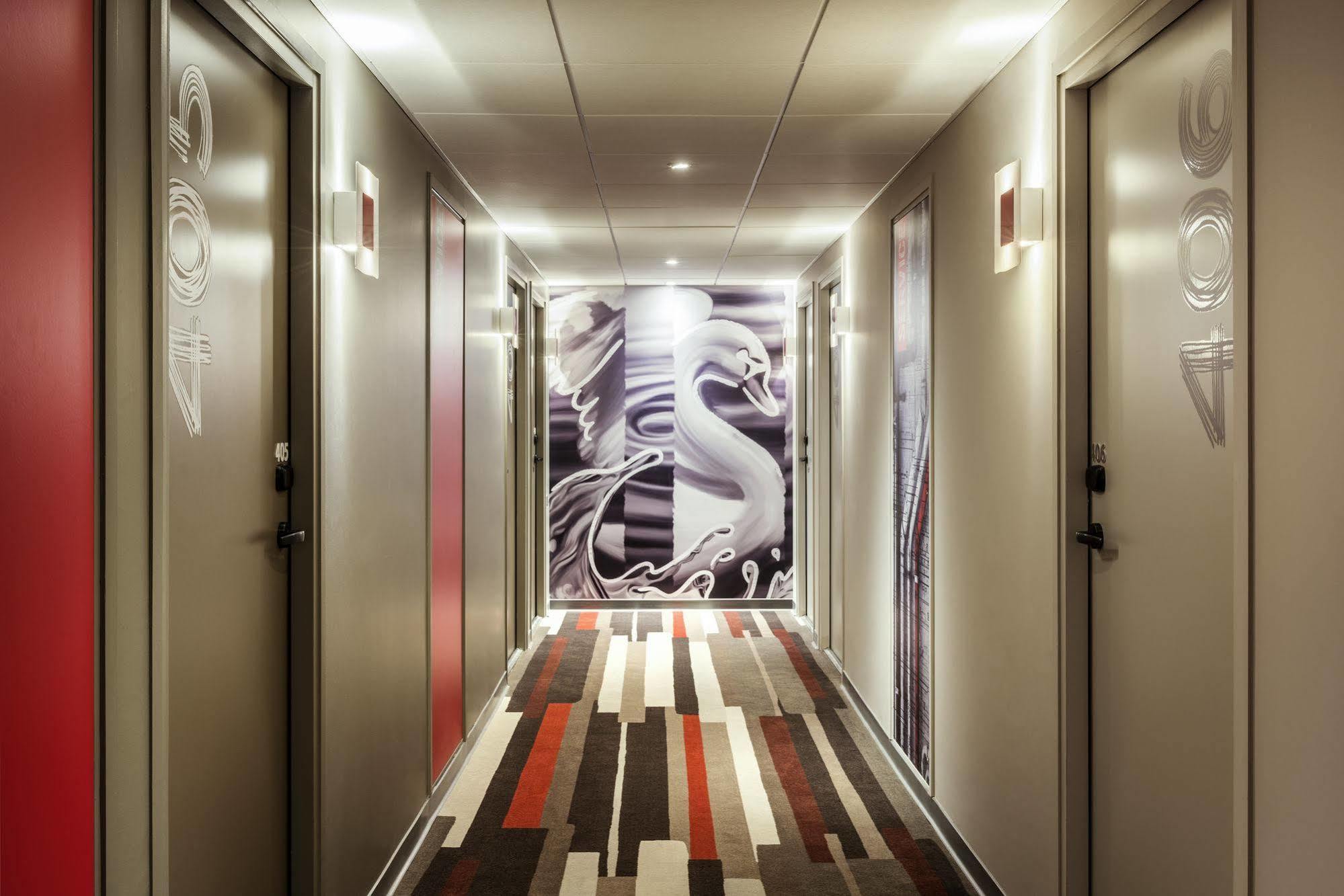 Hotel Ibis Saint Quentin En Yvelines - Velodrome Montigny-le-Bretonneux Exterior foto